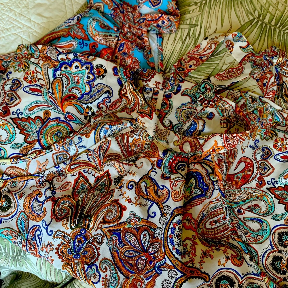 Bundle of 2 SHEIN halter tops, paisley design🌺